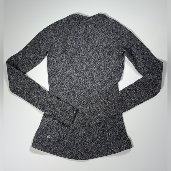 LULULEMON Women's Gray Long Sleeve Top 🩶🏃♀️ - Picture 3 of 15